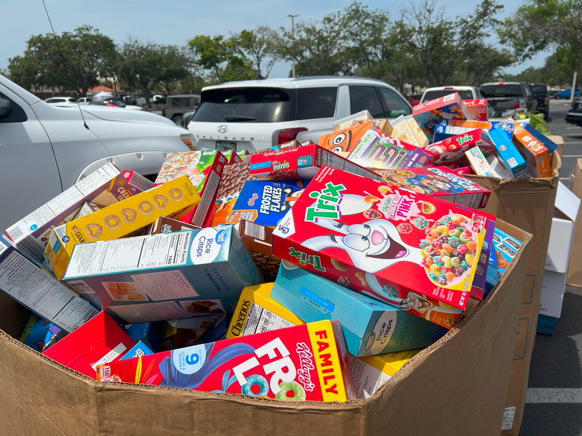 FeedingTampaBay's tweet photo. There's still time to help children in need this summer! Stop by our warehouse and donate your favorite box of cereal or shelf-stable milk as we look to keep kids hunger-free all summer long! https://t.co/6l2CTBzmj9 @GeneralMills @FloridaFUTP60 #CerealforSummer https://t.co/mZygo1gA5L