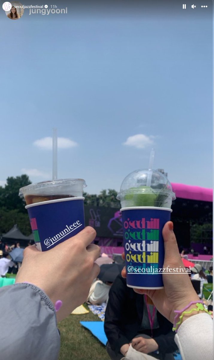 OnlyLookAtMino's tweet photo. [‼️] seouljazzfestival IG Stories ~ Osechill 🌈☕️

▶️https://t.co/70odAIk0xr

[‼️] Seoul Jazz Festival YT~ Osechill is highlighted in a VLOG✨

[기분이째즈] EP5. 잠깐만요, 당충전 하고 뛰실게요! | 서재페 F&amp;B 3편 ➡️ @ 3.57
▶️https://t.co/0aYlbWnc4x

#MINO #송민호 #OSECHILL #오색칠 https://t.co/N3wWLBED4C