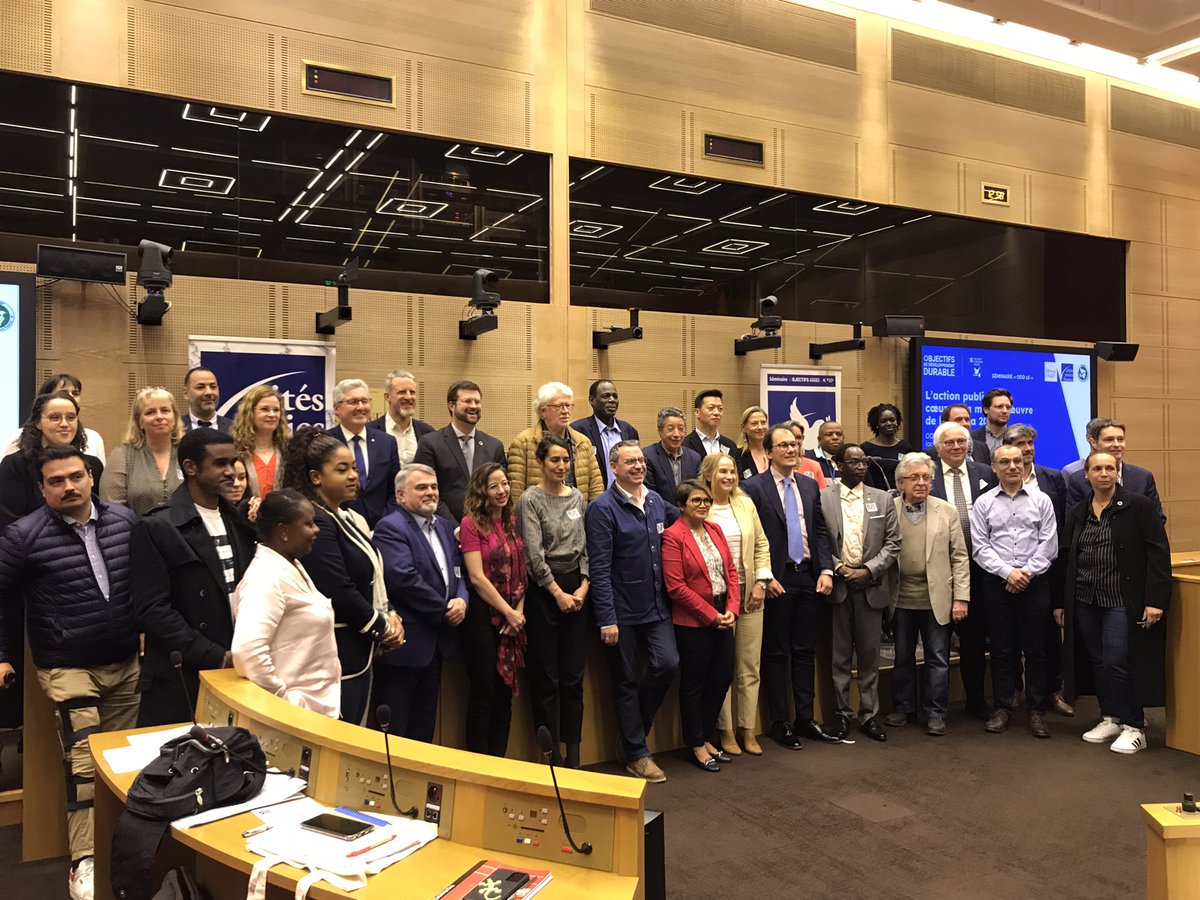 EliasGeoff's tweet photo. #CoopDec|Echanges riches et intéressants ce matin lors du séminaire sur le rôle des #CollTerr en matière de droits humains et de promotion de la paix/#ODD16 organisé par @CitesUniesFR et @AFCDRP au @Senat 🌍🫱🏽‍🫲🏾🕊️⚖️

Présent avec Khadija Ouboumour pour représenter @Alfortville_94 https://t.co/XuyqLAI9nK