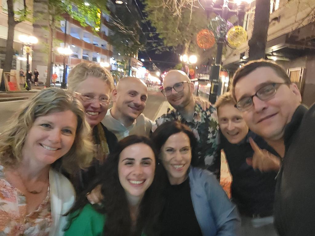 they could not have done it without the talented, hardworking & extremely fun IOC; Dylan Burger @DSchnekenB, Tom Driedonks @tomdriedonks, Muller Fabbri, Sai Kiang Lim, Ursula Sandau, Edwin van der Pol & Sara Veiga @sciencysara @IsevComms