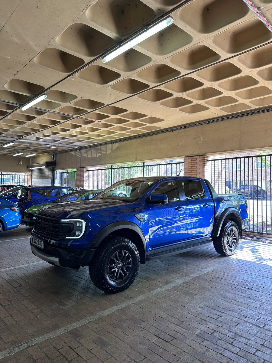 Those shiny sidewalls are giving off strong Marty McFly vibes *Power of Love plays in the background*. Just needs a KC Light pod and it’d be perfect.