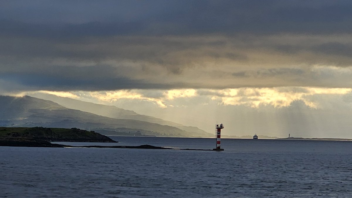 Oban this evening. A sliver of sun.