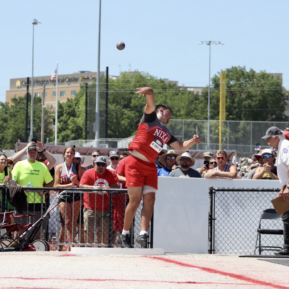 🥇 2023 <a href="/MSHSAAOrg/">MSHSAA</a> CLASS 5 STATE SHOT PUT CHAMPION FRESHMAN JACKSON CANTWELL! 🥇

<a href="/NixaXC_TF/">Lance Brumley</a>’s Cantwell wins the gold with a state record throw of 19.60m. 

Congratulations, Jackson! 🦅👏