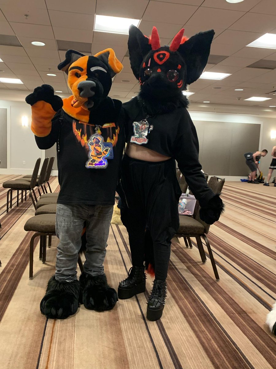 Kemono_Luci's tweet photo. Happy #fursuitfriday 

The Fursona pins panel was ending and had to take a picture with Sir Burrus!

#furry #furryfandom #partial #kemono #FWA2023 https://t.co/rAkYEe06HQ