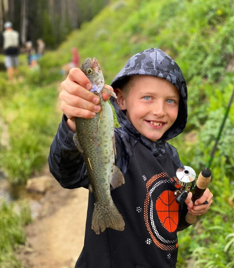 micheltapia142's tweet photo. Happy heavenly birth day to this buddy. 💜🕊️💔 His name is Drayke Hardman, he took his life two years ago because of #bullying . It is real and it's in silence, we need to make a change right now. Kids are taking their life because of it. Choose kindness and #doitfordrayke https://t.co/XYPtQM7wri