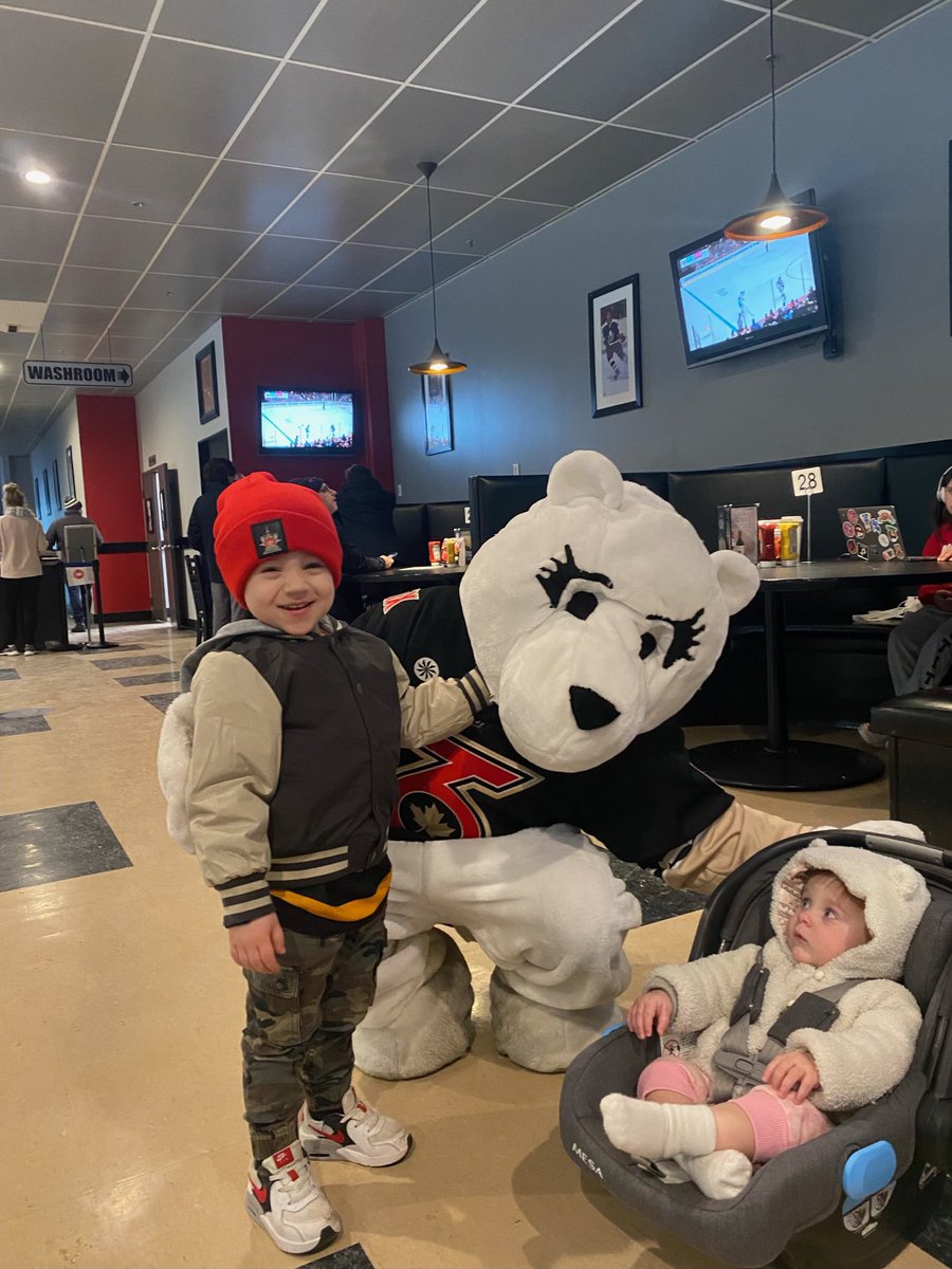 TheTorontoSix's tweet image. Hey Toronto, we could use your help,

Our goalie coach Nick Grainger’s 3 year old son Jameson was recently diagnosed with cancer.

If you can, help us support them by giving a donation to their GoFundMe.

🔗: gofundme.com/f/support-brav…

Let’s show Jameson we’ve got his six ❤️