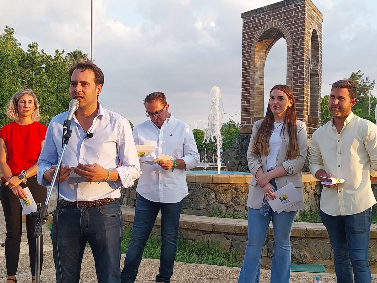 Fin de una campaña en la que hemos trabajado mucho y con una gran ilusión por #LoradelRío. Hoy cerramos esta etapa y a partir del domingo nos toca seguir trabajando por la gente de nuestro pueblo como siempre. ¡Gracias a todas y todos! 

#CuidamosLora #ParaUnaVidaMejor