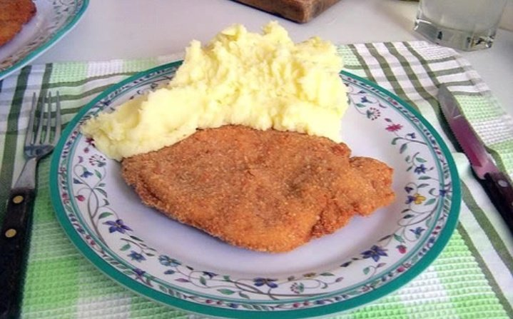 tobidj3's tweet photo. Madurar es aceptar que la mejor comida de la historia es la milanesa con pure, no existe ni existirá nada mejor. https://t.co/yJRmq8oMjG