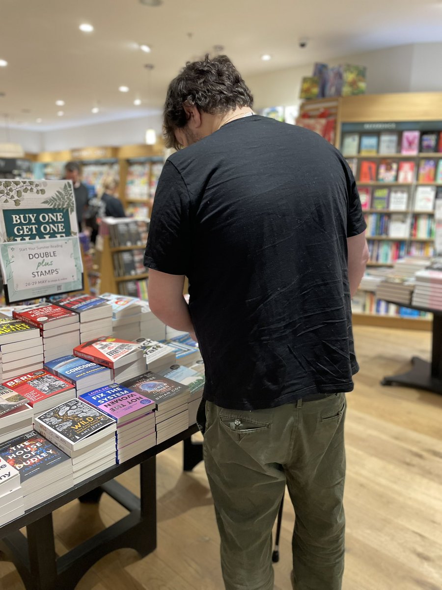 Emma_Kate_SW's tweet photo. @AP_Occupational Que David Attenborough voice over “the Alex in his natural habitat, pondering sci-fi vs lost places in the uk” https://t.co/fdBS68QHK9