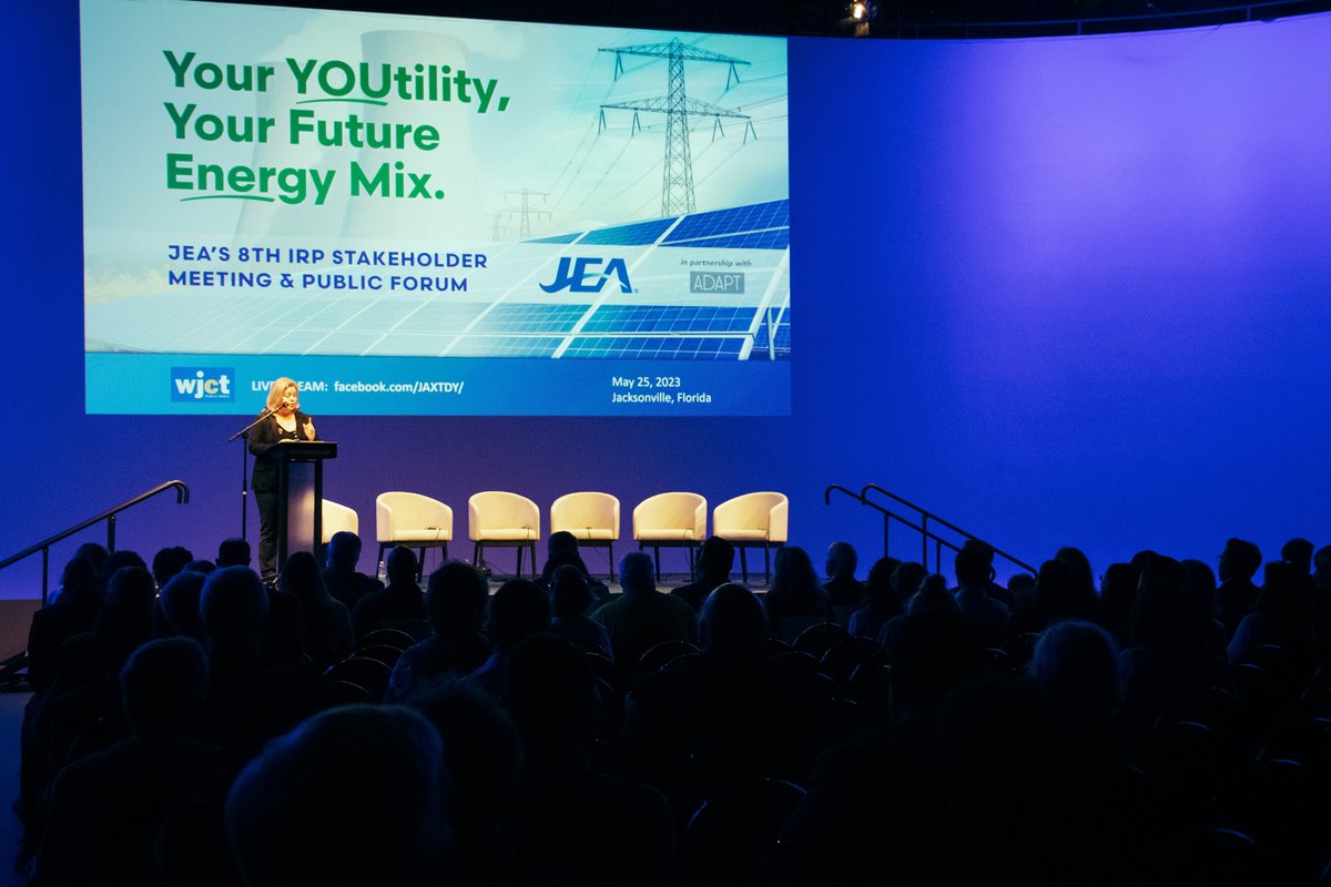 NewsfromJEA's tweet photo. Last night, JEA and Jacksonville Today hosted a community forum to discuss JEA’s electric Integrated Resource Plan (IRP) with nearly 200 area residents. Thanks to everyone who joined in these important discussions. FMI: https://t.co/Voso6RApOP

#JEACleanEnergy https://t.co/lrf6DeQlTq