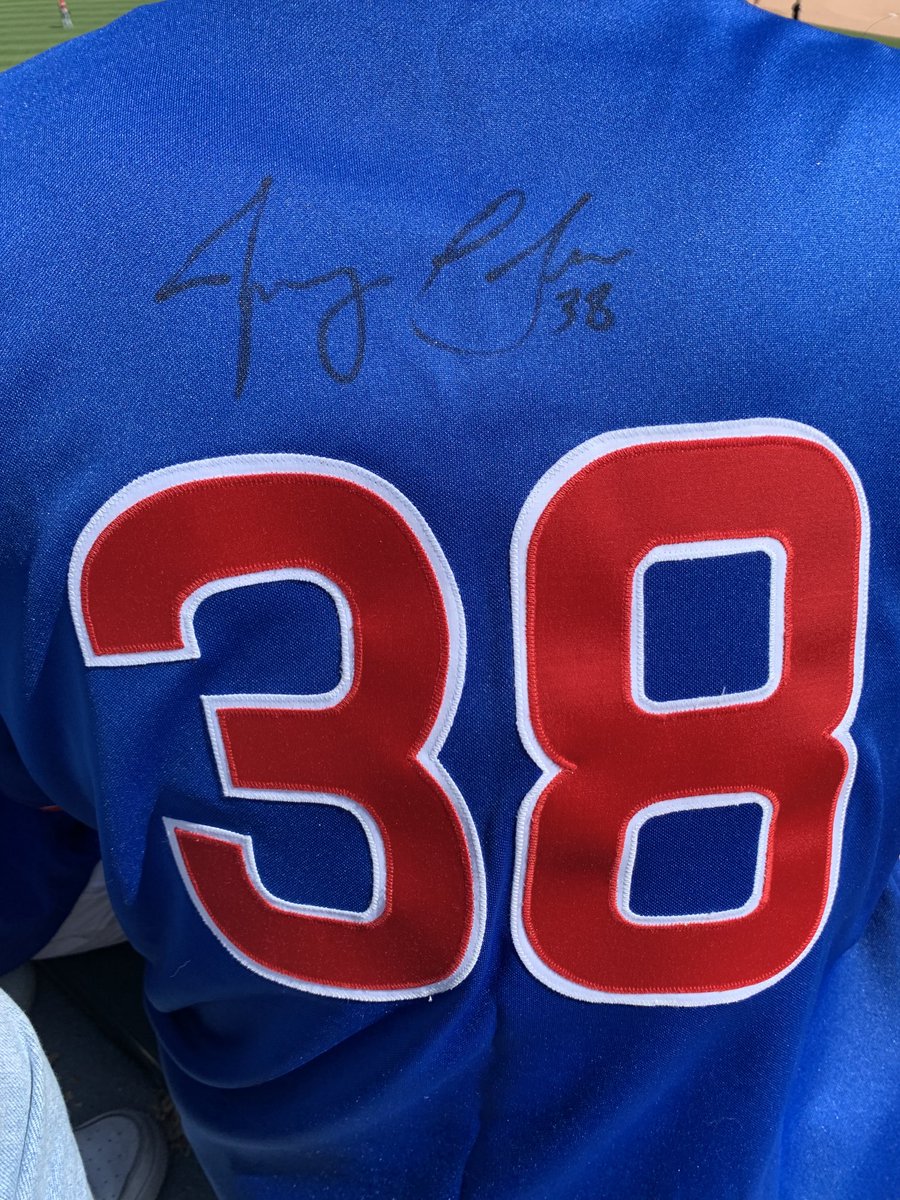 jimiuorio's tweet photo. A free drink to anyone who can identify the Jersey and signature..a cubs jersey bought at a resale store https://t.co/KyAc8fN91f