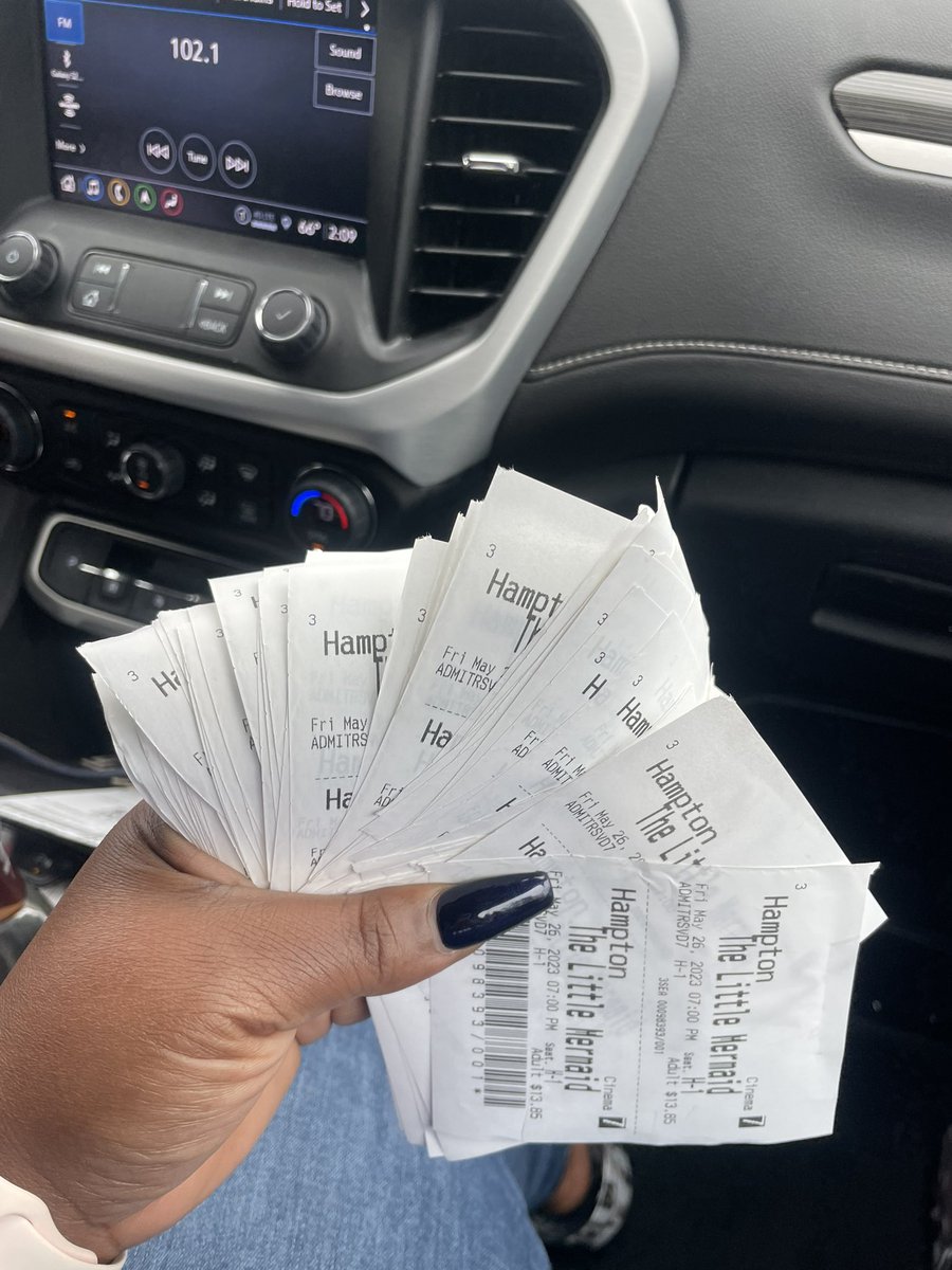 curly_scientist's tweet image. I got alllllll da ticketsssss 💙🔥 @LittleMermaid @BlackinMarSci @OurOcean tonight is going to be EPIC #MarineScienceIsLit #BlackAndSTEM