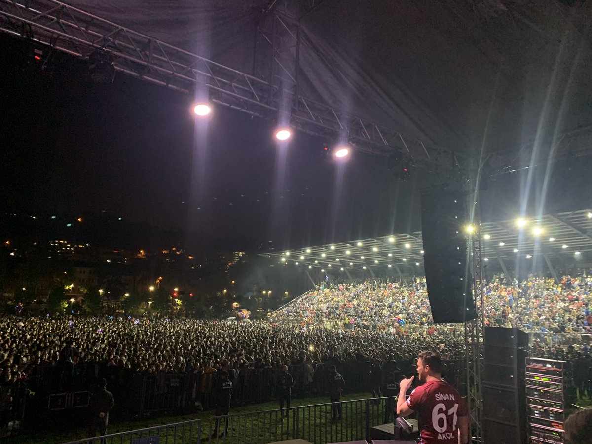 sinanakcil's tweet photo. Ne desem BOŞ..az önce...Trabzon...ben sustum bu güzel şehir konuştu.....🇹🇷 https://t.co/7z77xuwjkz