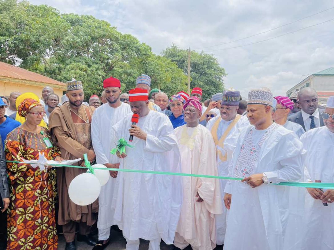 abdullahgkkwso's tweet photo. His excellency Sen RM kwankwaso, Gov Malan El Rufai, Gov elect Malan Uba sani, Malan Hafiz Bayero and many other dignitaries honored me by commissioning my biggest achievement so far. I thank kaduna government and @KadunaMarkets for giving me the opportunity to partner with them. https://t.co/3od30MDnBd