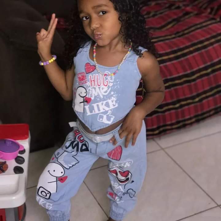 Mais uma princesa da titia te amo 😍