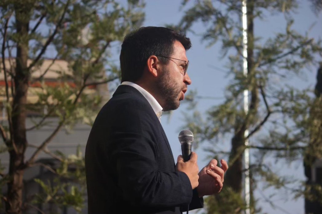 ErcGramenet's tweet photo. Una Santa Coloma millor no és un somni, és una possibilitat. ✨ A @ErcGramenet tenim la força, tenim les ganes, tenim la gent, tenim l'eina per fer-ho realitat. ✊🏻 

Això és un vot, una papereta: amb això hi ha somnis, hi ha drets, que es fan realitat és l'únic que demanem‼️ https://t.co/OczKcIpehU