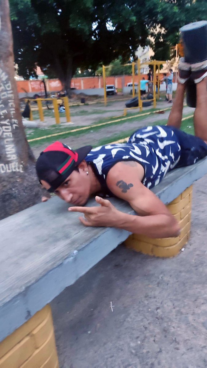 OriGeneS_ReYreX's tweet photo. #Jueves de pierna y yugioh 📷
primero un duelo y luego entrenamiento de pierna
#FelizJueves #FelizJuevesParaTodos

#ejercicioencasa #legday #deporteencasa #gymencasa #rutinasencasa #gymvirtual #rutinaencasa #entrenamientoonline #entrenadoronline #fitnesscoach #entrenadorpersonal https://t.co/yT8SQf1Fkh