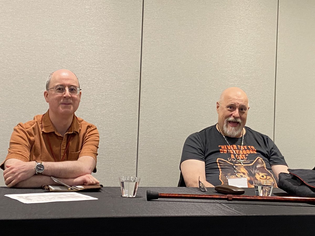JoellePresby's tweet photo. #MARCon! Tom Pope & @DavidWeberBooks discuss Travis Long and The Royal Manticoran Navy… and there may also have been mention of certain real world military personages and ongoing conflicts. #tRMN #BaenBooks https://t.co/kpzjorryHG