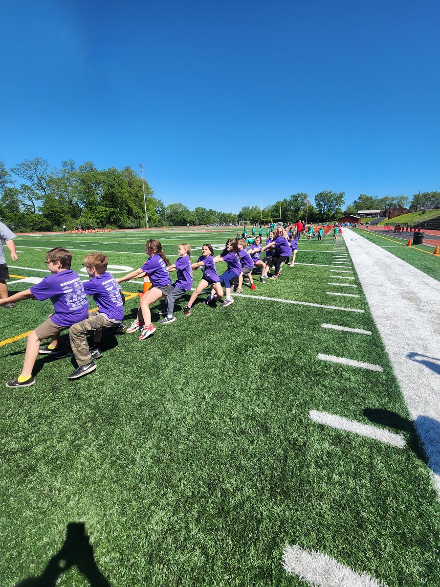 Shenanigansin3's tweet photo. Another amazing day! Beautiful weather, fun games, cookout lunch, and popsicles! Definitely a Field Day to remember! https://t.co/FE1cQoS7uu