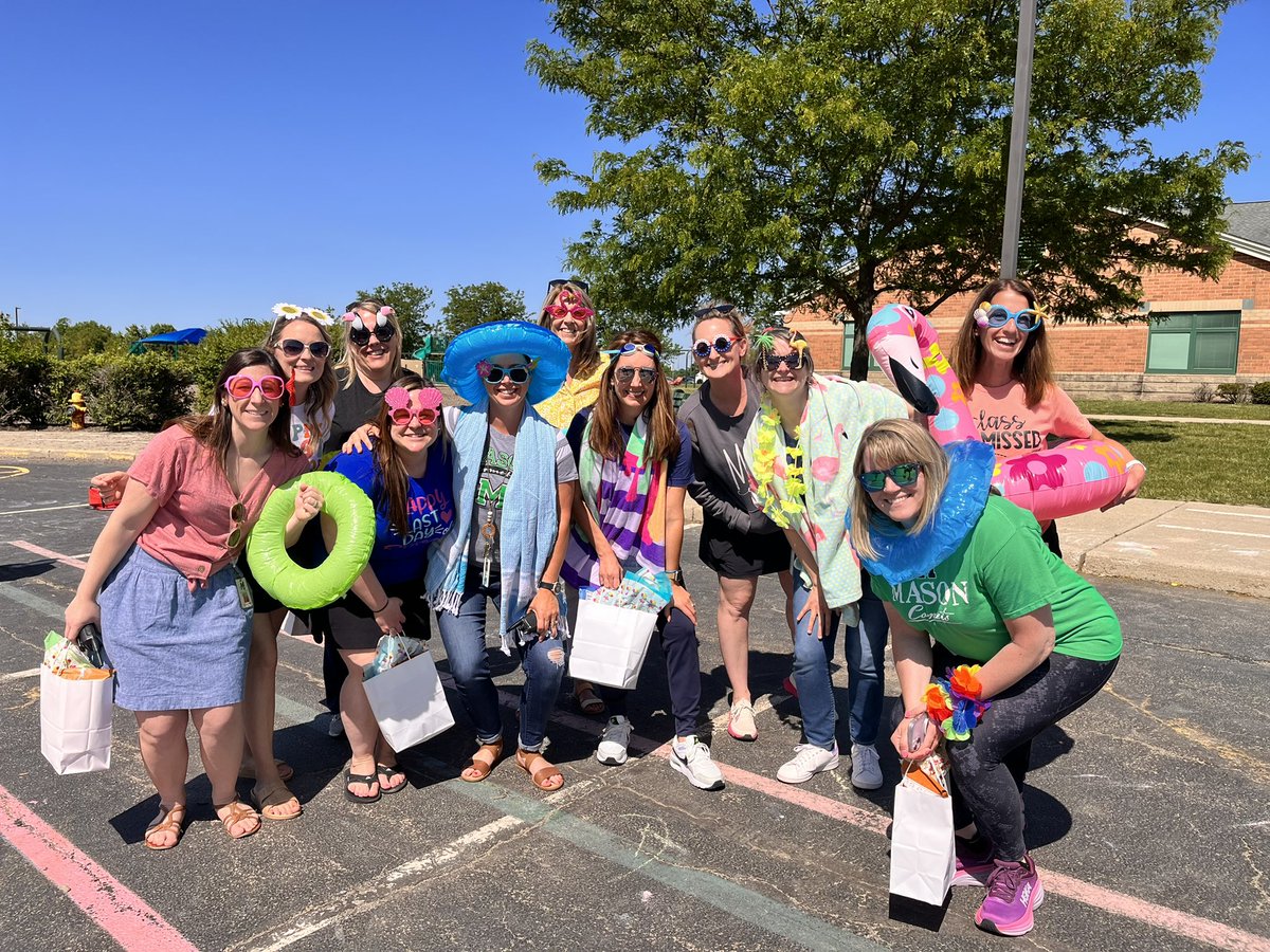 MrsStrancarMECC's tweet photo. That’s a wrap!! Happy Summer Vacation from the MECC North Car Rider Team!
@MrsBly_MECC @MasonSchools https://t.co/nWcKOgvwpu