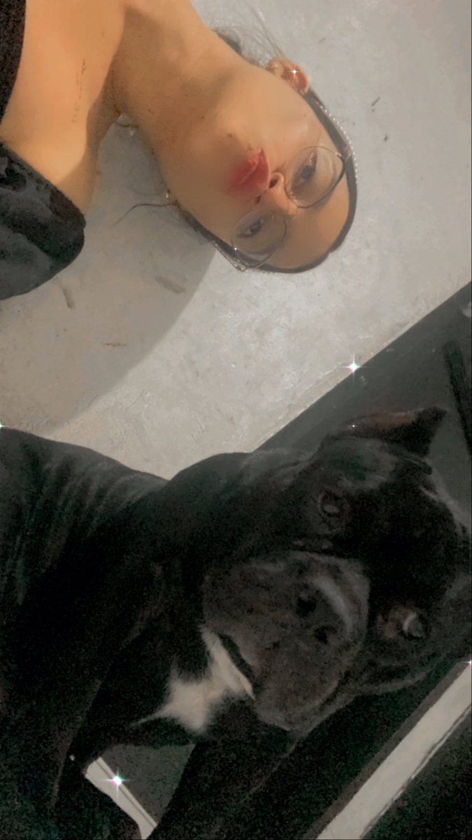 Juliiii002's tweet photo. Hoy tenía cita médica bien Am, la alarma no me sonó y mi perra me levanto media hora antes, nunca se me olvidará. La amo tanto. 😭🥰🥹🥹😍
#amorperruno #minegra https://t.co/Iwzkz62duY