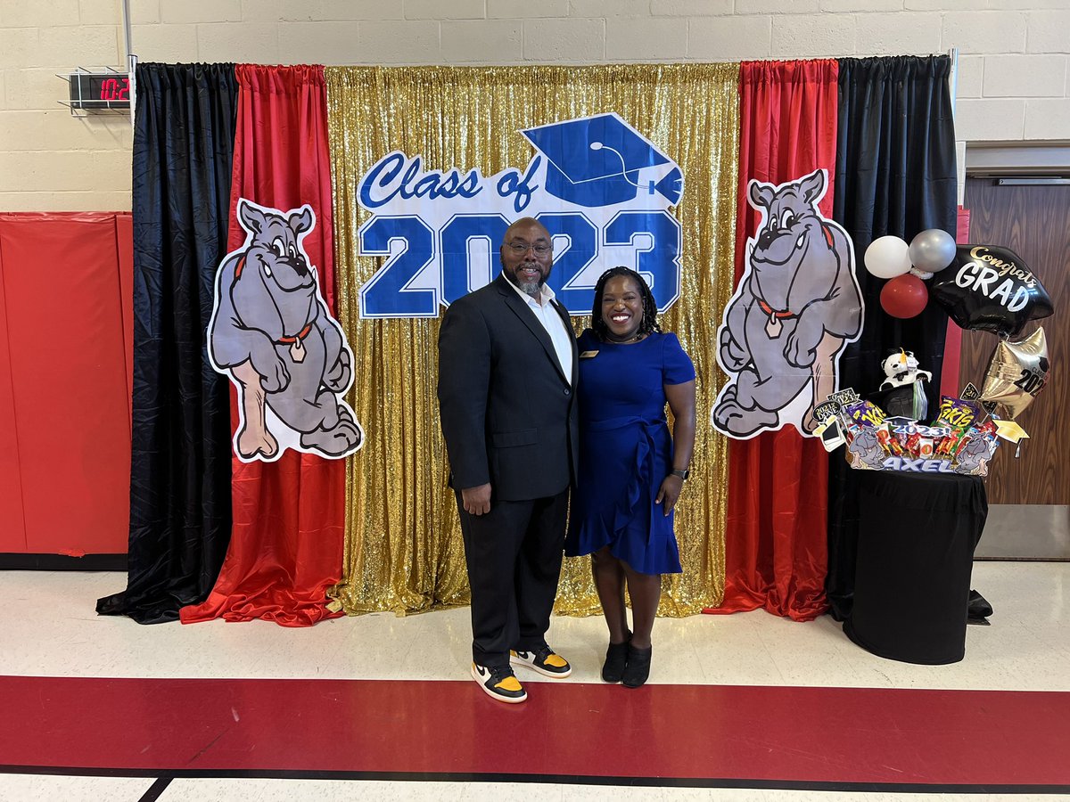Yesterday we promoted our kindergarteners to first grade and today we promoted our 5th graders on to middle school! #onceabulldogalwaysabulldog Happy Last Day of School FCPS! @DeniseGrayforKY