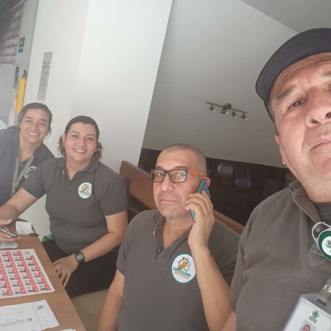 sintrabienesta3's tweet photo. Desde todas las regionales del país respaldando a nuestros compañeros #WINSTONPETRO y @AnaMariaArev #SINTRABIENESTARVOTA64
entre ellos, Antioquia, Valle, Córdoba, se encuentran activos participando en las elecciones comprometidos con la lista #64 #SINTRABIENESTARVOTA64 https://t.co/74Ivlovtdw