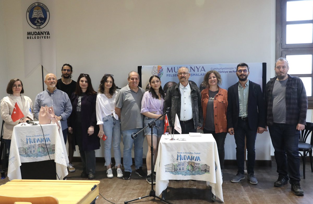BUUFelsefe's tweet photo. Mudanya | Felsefe Buluşmaları 💜

Prof. Dr. A. Kadir Çüçen ile Dr. Öğr. Üyesi Mehmet Fatih Elmas’ın düzenlediği ve Yasin Ceylan’ın katılımı ile gerçekleştirdiğimiz  “Türkiye’yi Tanımak” etkinliğine bölümümüz ve topluluğumuz olarak katılım sağladık.🙆‍♀️ https://t.co/TvZ63YBEMW