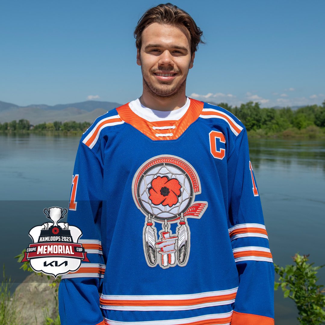 There is so much “Kamloops” in this pic. The hometown kid, T’kemlups representation, the confluence of the rivers, and world class weather. 
📸 Candice Ward