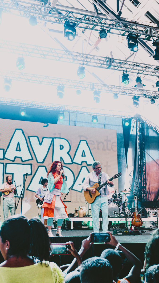 palavra_cantada's tweet photo. Uhu, Nova Iguaçu!! É sempre uma honra tocar nos palcos do Sesc e dessa vez não foi diferente. Foi lindo demais!! ❤️

Esperamos que o nosso reencontro seja em breve. Viva o Sesc!

#palavracantada #sandraperes #paulotatit #show #vemcantarcomagente https://t.co/Y8ZhITiXnk