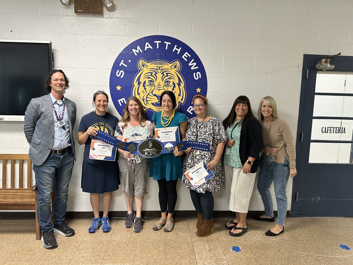 KellyHaganAP's tweet photo. Conversations around CFAs and data is what drives this amazing @st_mattelem 1st grade collaborative team! Very deserving of the Champion PLC nomination 👏🏼👏🏼👏🏼 @JCPSAsstSuptTL @TeachandLearnEA @JCPSAsstSuptES3 https://t.co/1diNqnDve6