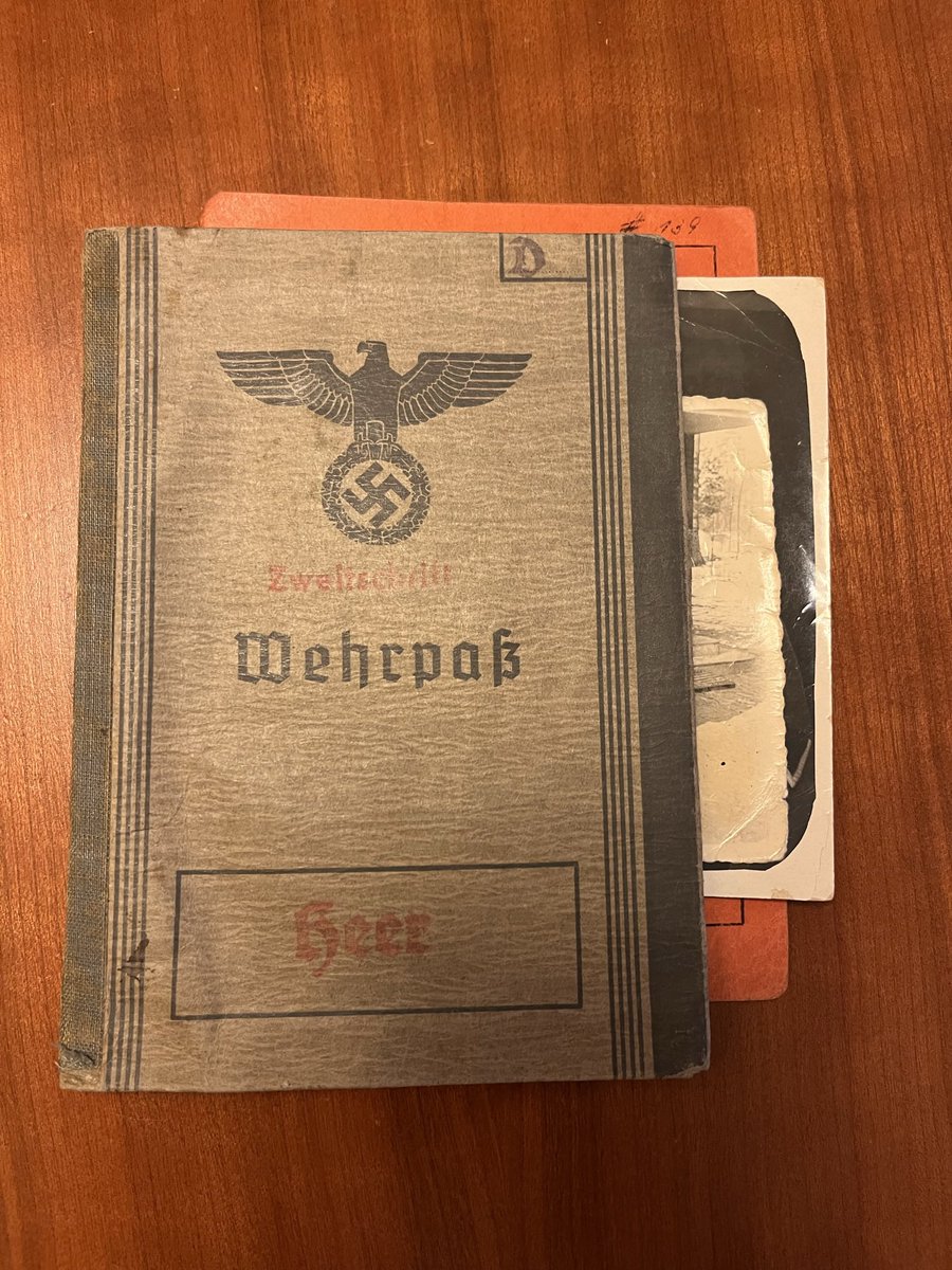 J_O_Holliday's tweet image. Found these in a Nürnberg antique shop today. They belonged to a soldier who was deployed with a security formation in Rear Army Area Centre. The last thing I imagined to find! More to follow…