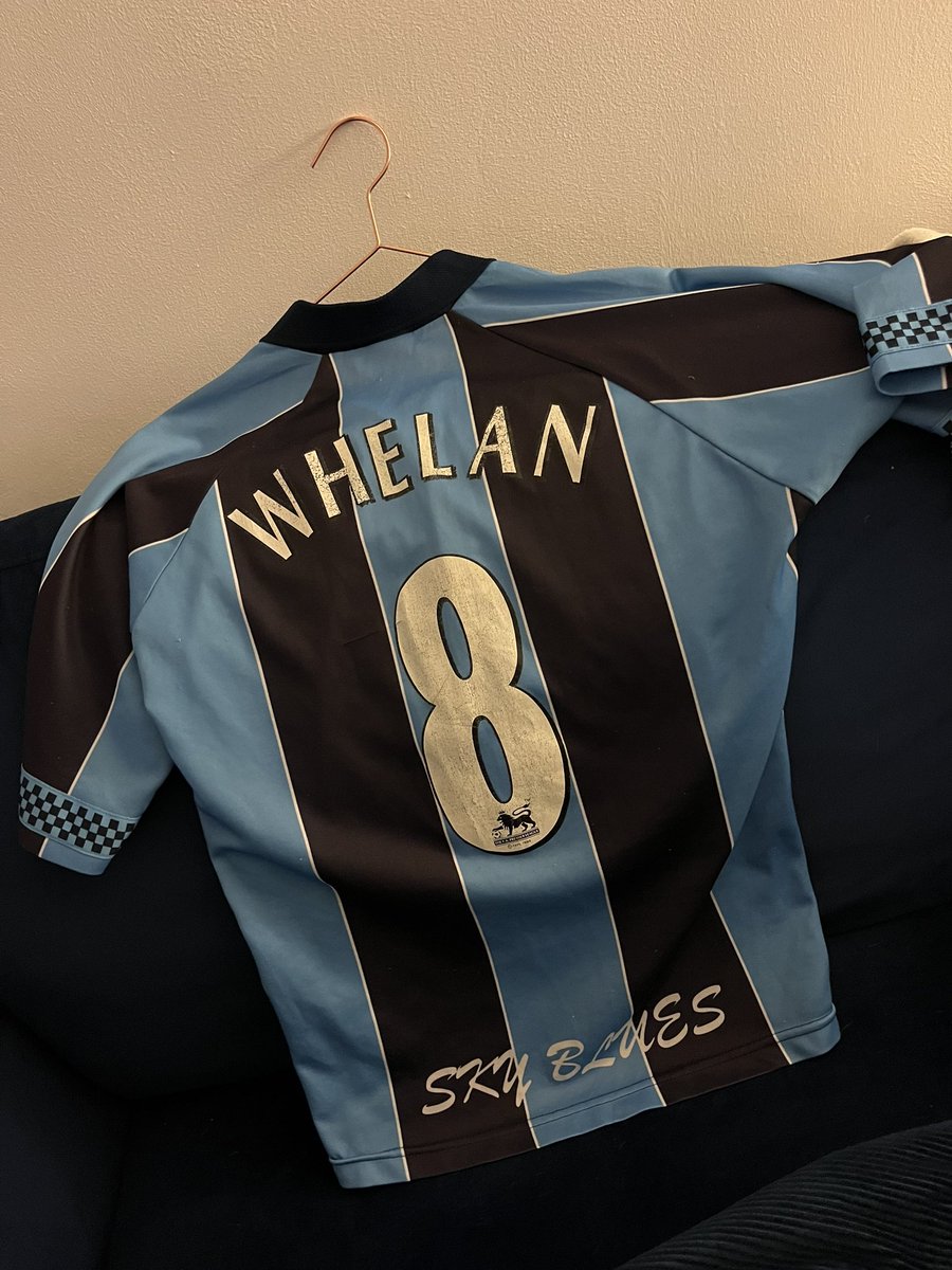 Cracking out this classic for the game tomorrow @NoelDavidWhelan @Coventry_City #PUSB