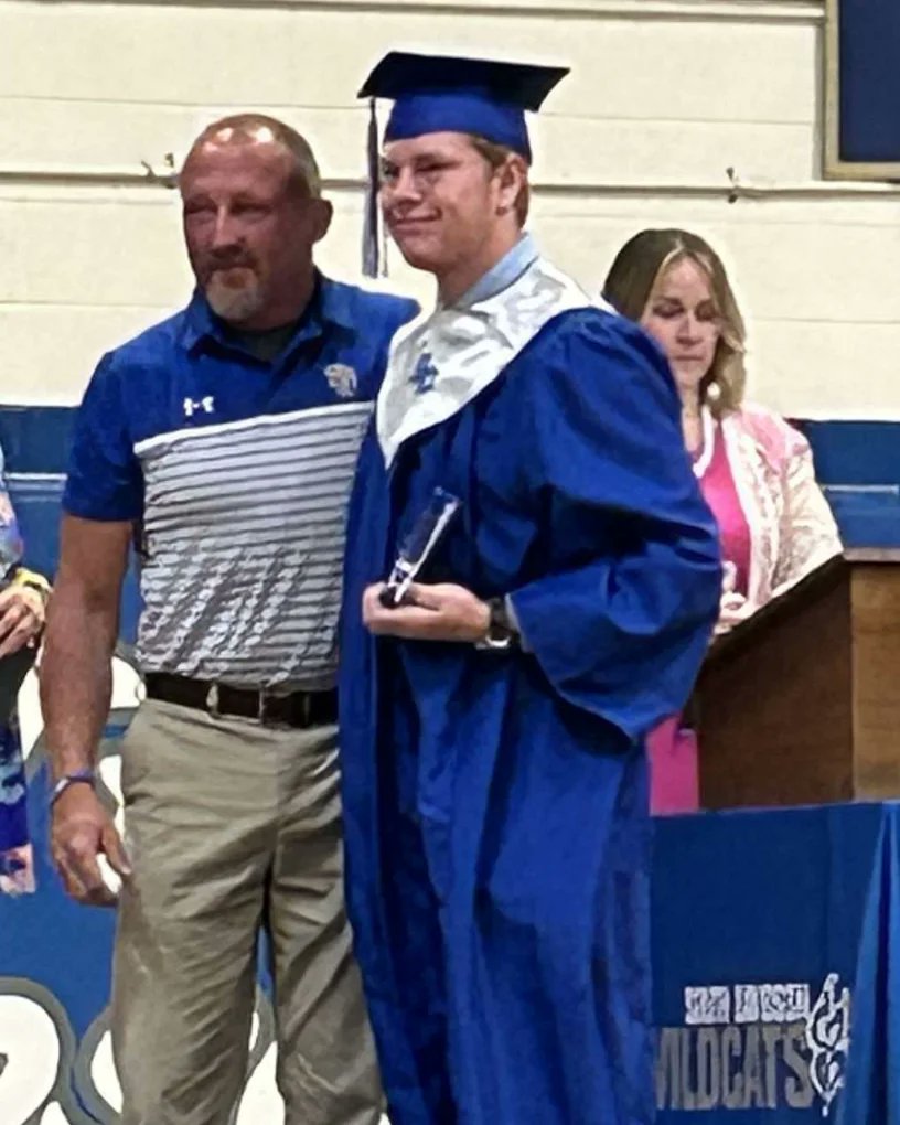 tim_hillbilly's tweet photo. It is with great pleasure i get to present the sixth annual Drew Hill Memorial Atheletic Scholarship to Jaden Shively, this young man exemplifies everything Drew stood for, Jaden im glad i got to be a small part of your life, I love you buddy https://t.co/KP68KuacF4
