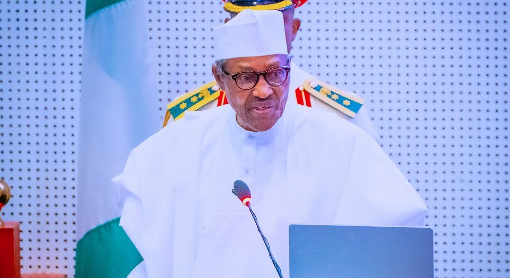 SaharaReporters's tweet photo. Buhari Directs Osinbajo, Other Outgoing Officials To Declare Assets, Says He's Ordered For His Bank Account Statement | Sahara Reporters https://t.co/SgCT9r7tt4 https://t.co/j208e2XTSh