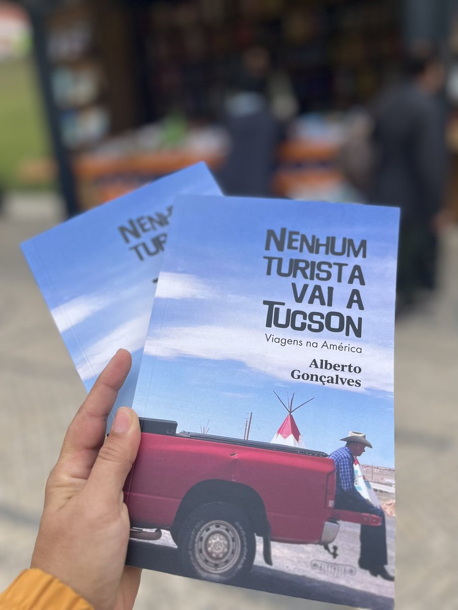 AletheiaEditore's tweet photo. Novidade! Novidade! Novo livro do @albertogonc 📚primeiros autógrafos no domingo na feira e lançamento na segunda em Lisboa, no Gremio Literário 🚀 https://t.co/mAhWfEGEMA