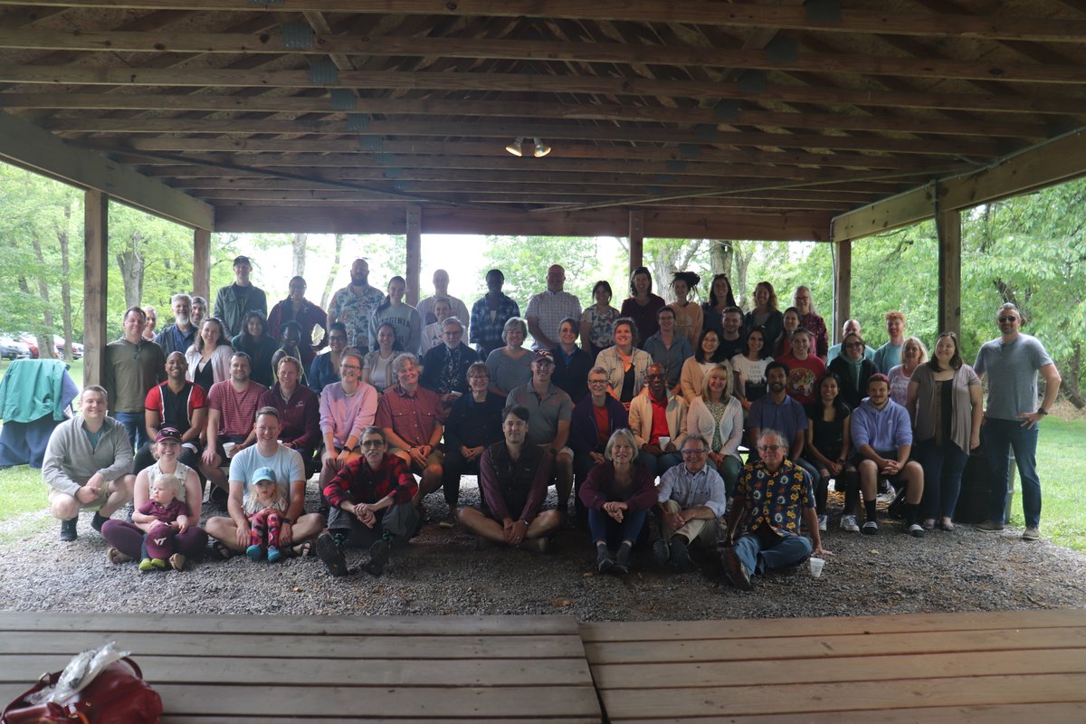 We had our annual Entomology Spring Picnic, and we had a great turnout! 🌭
In addition to members of our department we also had alumni, family, friends, and past employees join us for a potluck cookout, yard games, and several awesome volleyball matches. 🏐