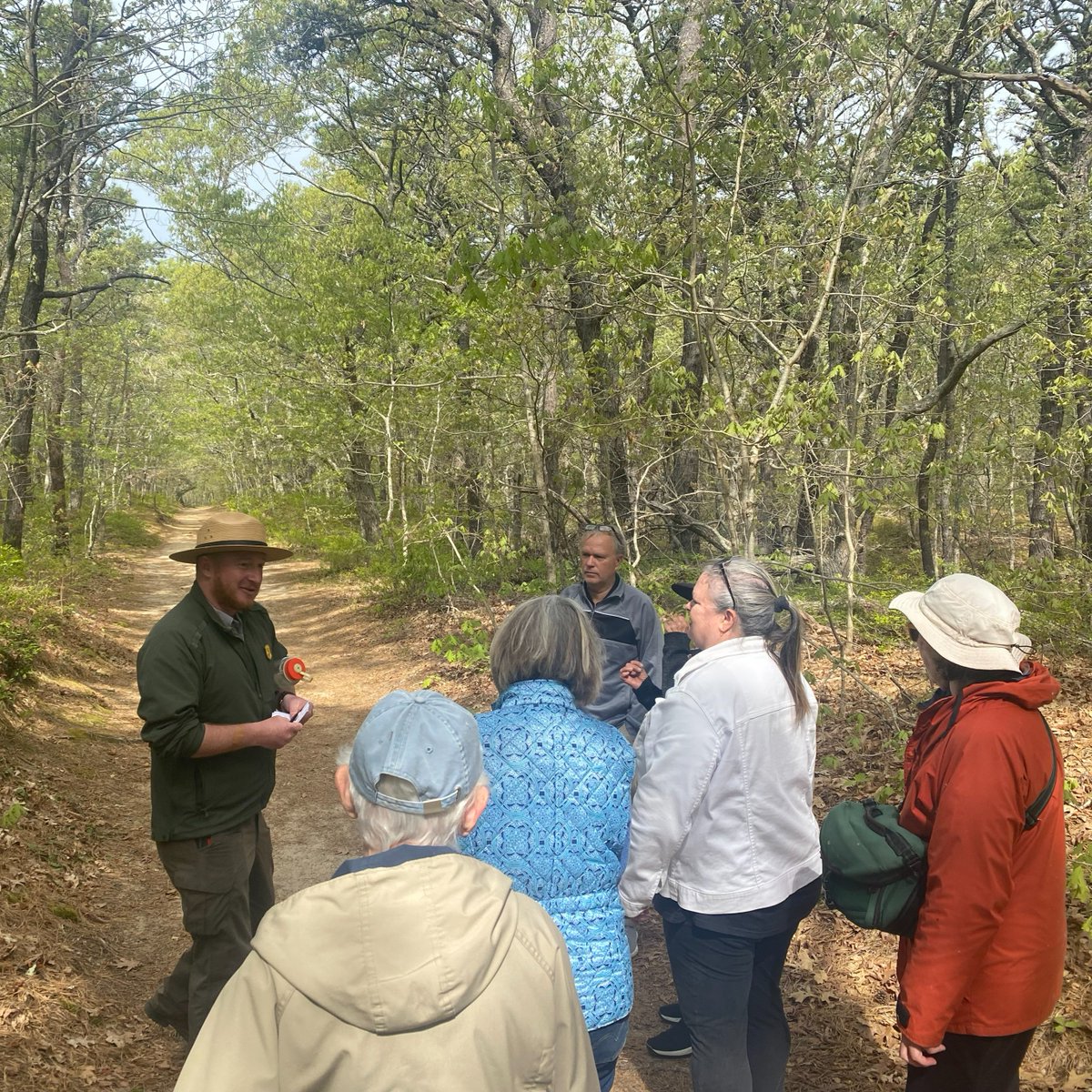 CapeCodHealth's tweet image. Thank you to everyone who joined us last Saturday for the first “Talk and Walk with a Doc” event of the season! We enjoyed talks from several speakers and a ranger-led walk through Marconi Station @CapeCodNPS in Wellfleet. Learn more: bit.ly/43aQOx4
#HPHP