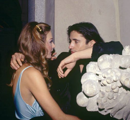 carla bruni and her boyfriend arno klarsfeld during milan fashion week, 1994.