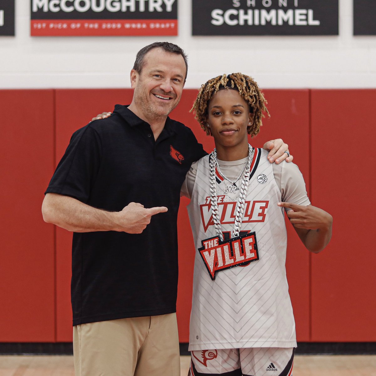 CoachJeffWalz's tweet photo. #CardNation help @louisvillewbb wish Happy Birthday to @NinaRickards_15 🥳Hope you enjoy your birthday Nina. Can’t wait to get you here on campus. https://t.co/WUFoF9K1aD
