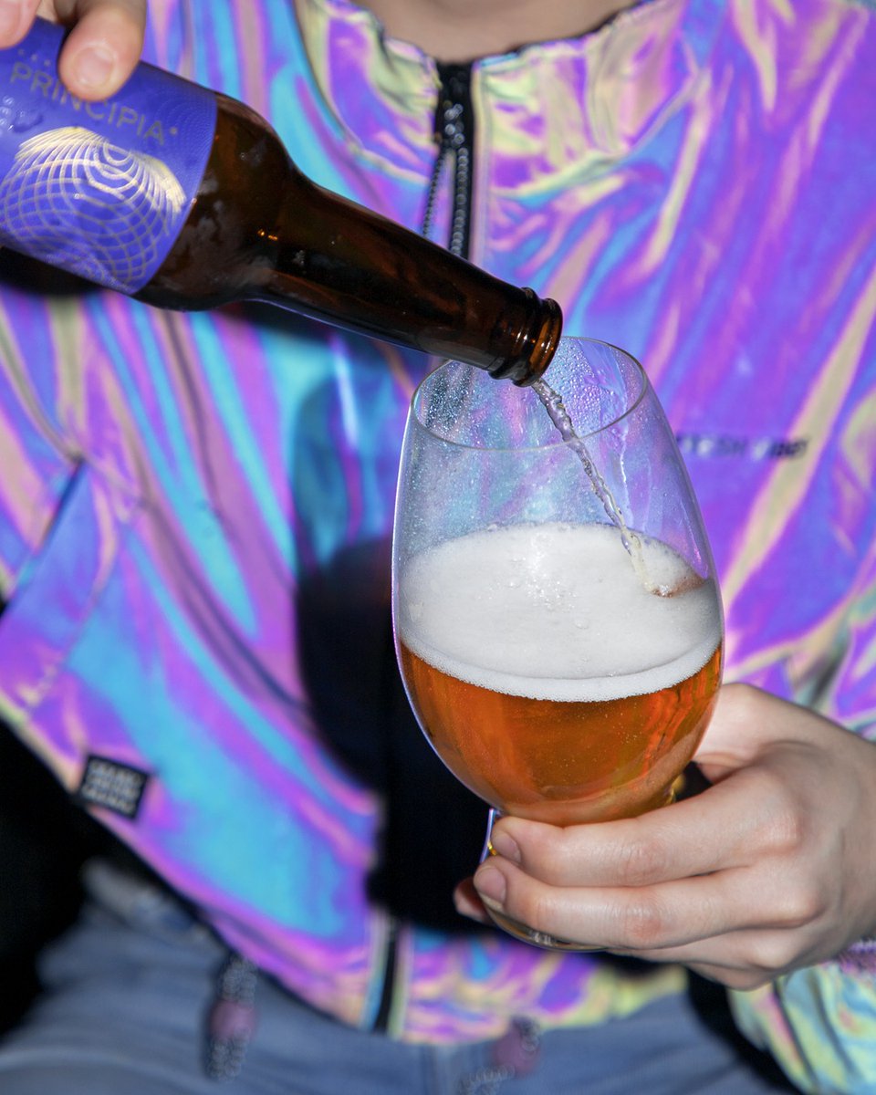 PrincipiaCraft's tweet photo. Session #IPA su fórmula está diseñada para extraer todo el sabor del lúpulo, arropándolo con aromas frutales y una cremosa espuma que magnetiza tus sentidos.   

Adquiérela por WhatsApp 👇 https://t.co/5vJB6xqNhp https://t.co/DZxArjLbzn