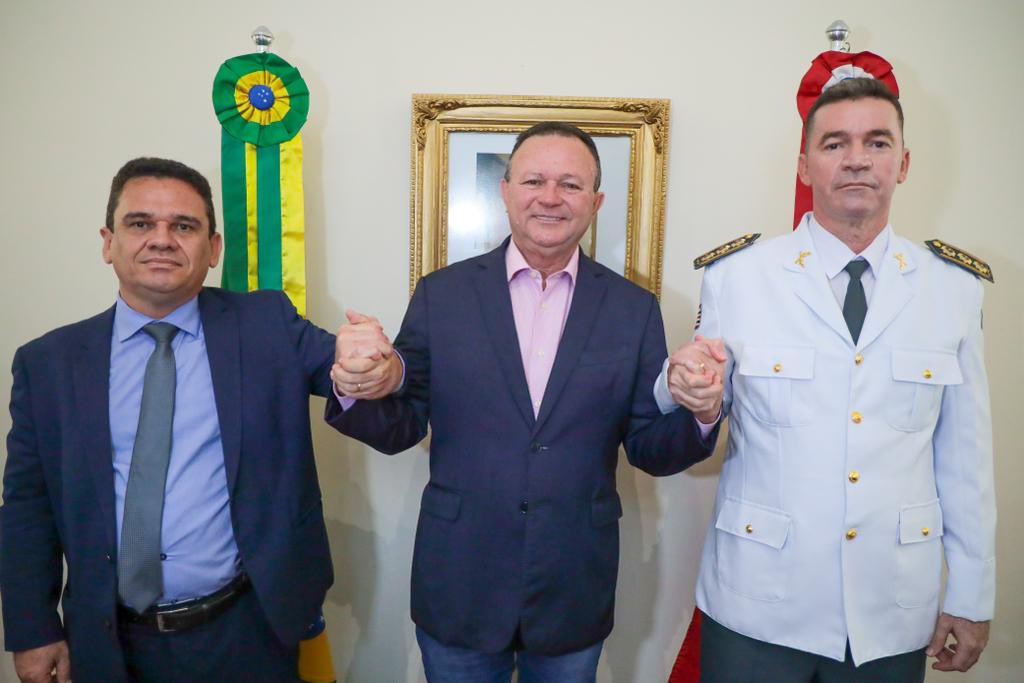 mrmartinsma's tweet photo. Realizamos a passagem de comando da Polícia Militar ao cel. Paulo Fernando, a quem dou boas-vindas,desejando êxito nesta desafiadora e nobre missão. Agradeço ao cel. Émerson Bezerra pelo dedicado trabalho, desejando sucesso na chefia do Gabinete Militar da Assembleia Legislativa. https://t.co/SYHIf0Vorn