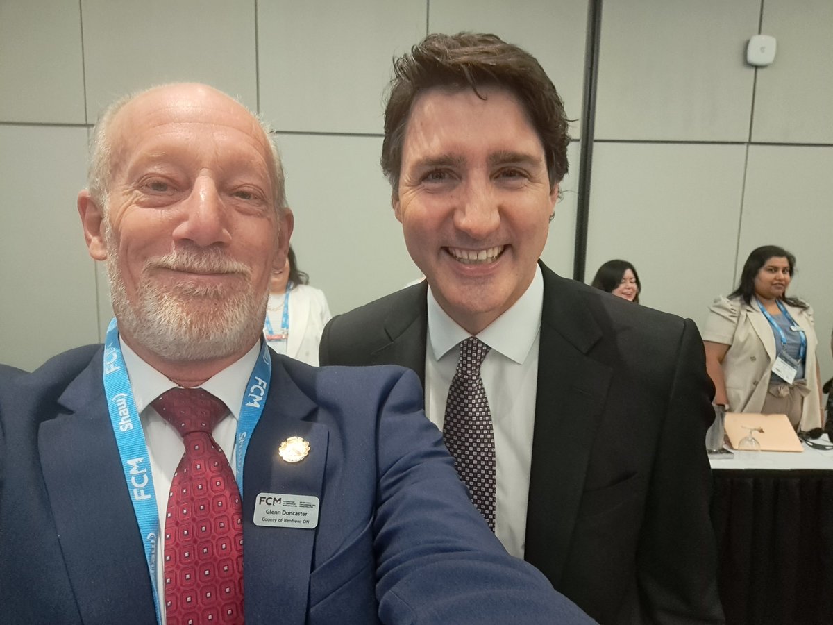 It was an honour to meet with <a href="/JustinTrudeau/">Justin Trudeau</a> today to discuss municipal priorities and partnerships with the federal government. <a href="/FCM_online/">Federation of Canadian Municipalities</a>. <a href="/RenfrewCounty/">County of Renfrew</a> making a difference day by day