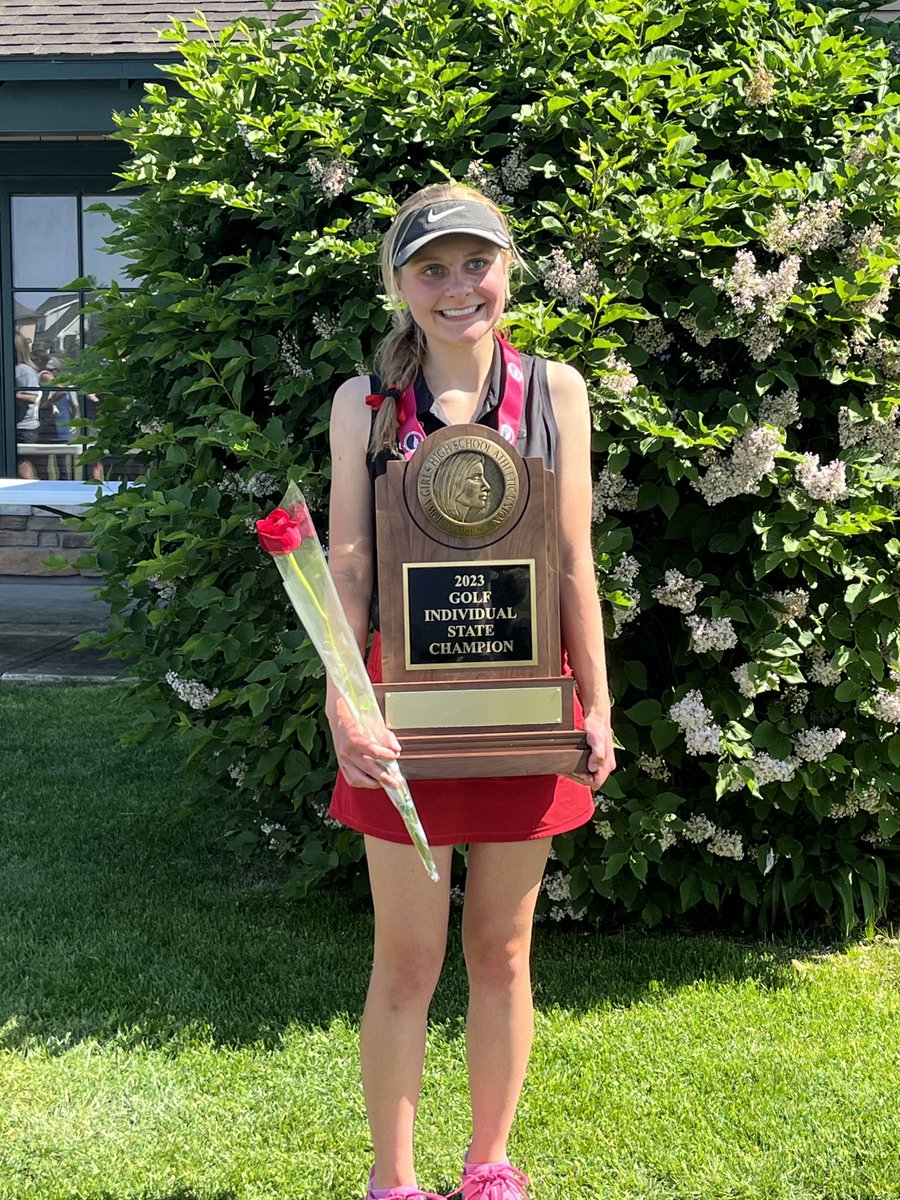 Congrats to Sophomore Morgan Rupp on winning the 4A State Individual Golf Meet! ⁦<a href="/LinnMarGolf/">Coach James</a>⁩ ⁦@LinnMarNews⁩