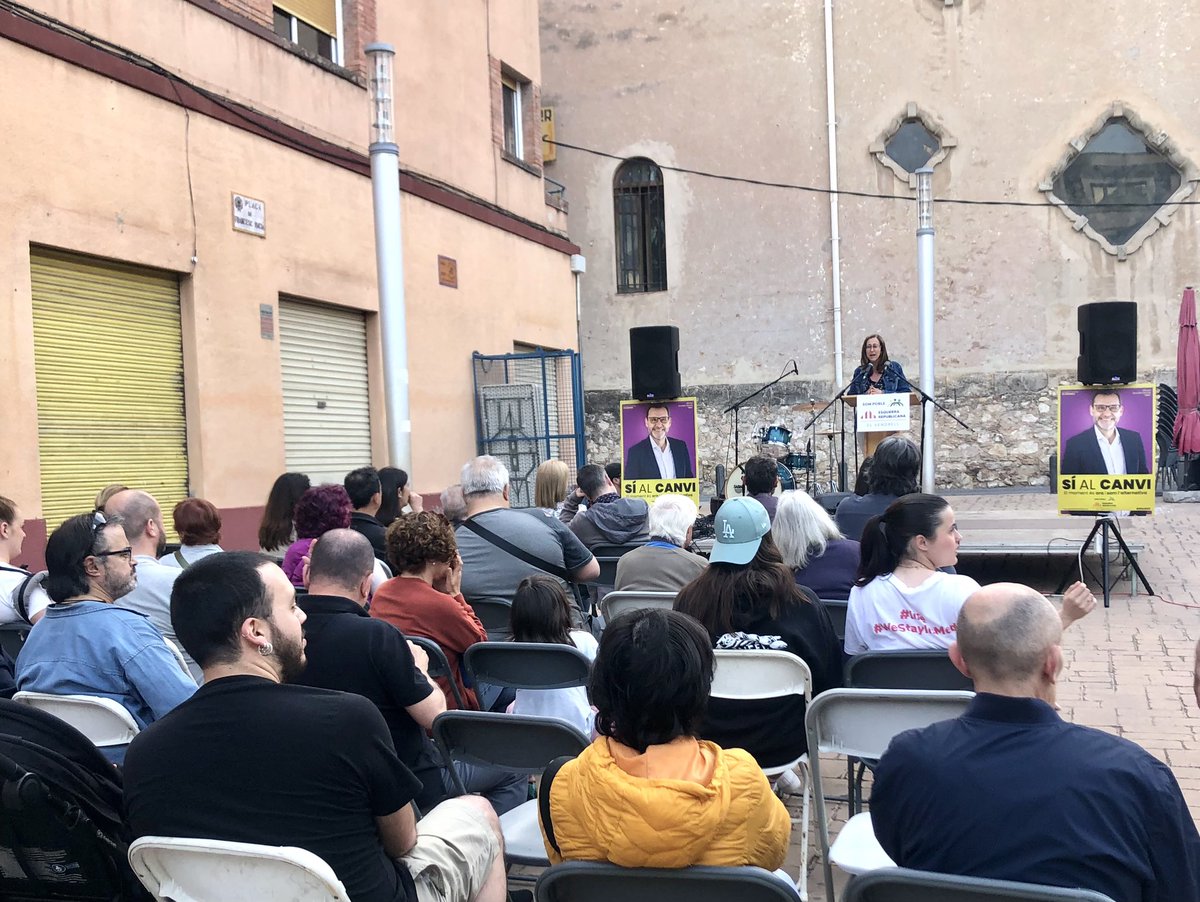 ErcDones's tweet photo. El proper #28M tothom ha de sumar esforços i sortir a votar.
Perquè la gent de #ElVendrell vol un canvi. Volem un municipi més just, més solidari, més inclusiu, més modern, més ecològic i amb futur 💜
Per això votem @ERC_elvendrell @Som_Poble !!
#SíAlCanvi #EnsHiJuguemElFutur https://t.co/uQer3M1mZb