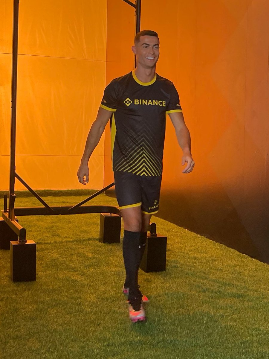 Legendary soccer player Cristiano Ronaldo is "working on something" with the worlds biggest #Bitcoin and crypto exchange #Binance 👀