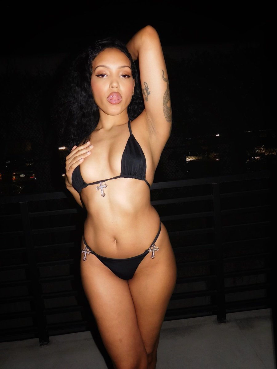 Labeled1of1's tweet photo. @saintjonbaptist x amulet bikini

AVAILABLE HERE: https://t.co/IZnRZaXd2Z https://t.co/PPeParldd5