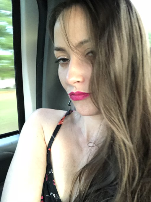 1 pic. Have a wonderful day everybody! MUAH! XOXOX? https://t.co/evsItY1JeI