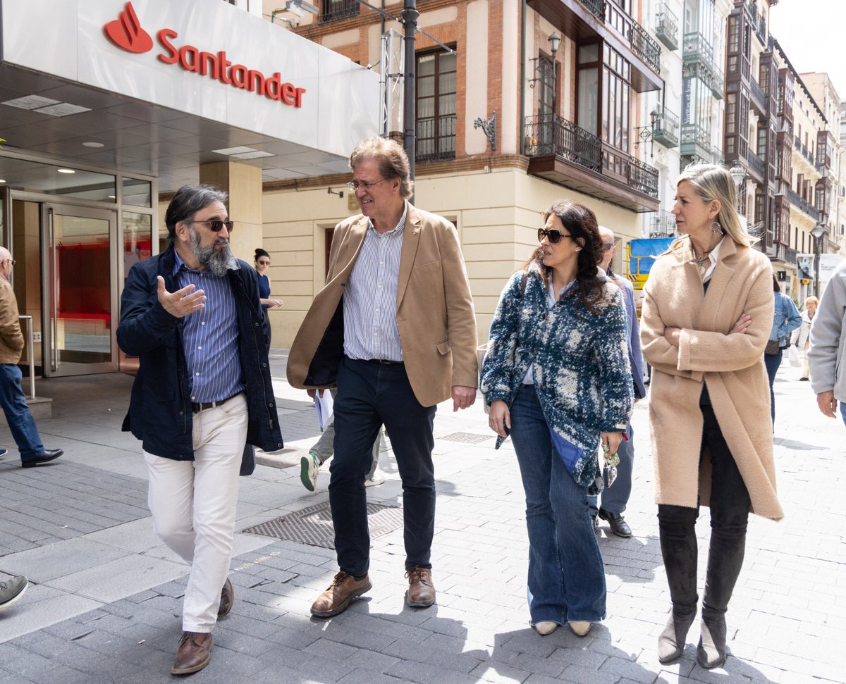 Gracias a los candidatos y sus equipos por el trato, por entender de qué va esto. 
Y les prometo que a partir del lunes seguiremos igual: dando guerra, pero siempre, siempre, dispuestos a hablar con todos y a dar la cara. 

¡Seguimos!

(Fotos de <a href="/AMingueza/">Alberto Mingueza</a> y Rubén Fraile)