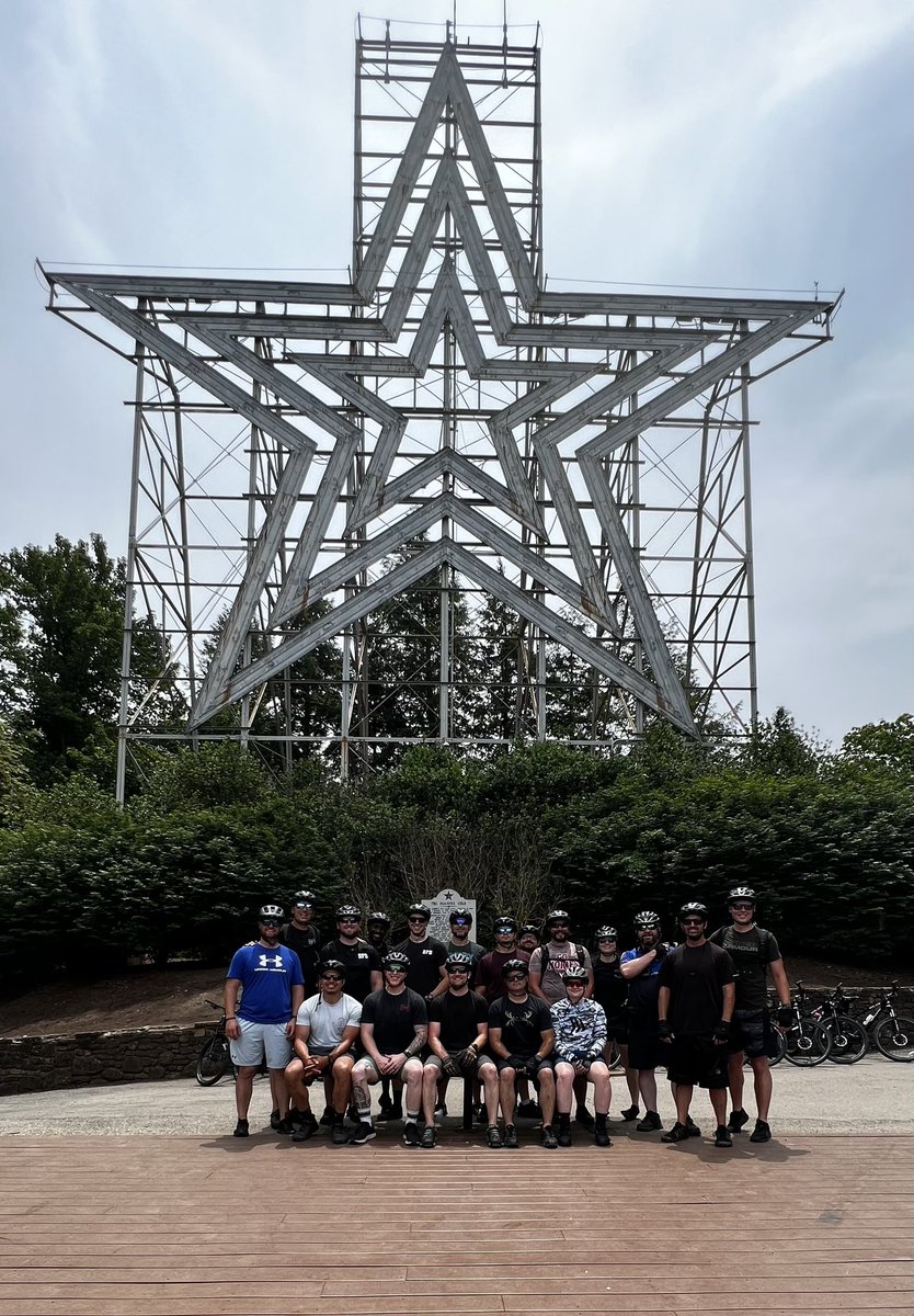 roanokepolice's tweet photo. Help us congratulate the newest group of officers to become International Police Mountain Bike Association (IPMBA) certified cyclists! These officers are now fully trained and certified to patrol Roanoke on bicycles.
Please say hello when you see them on bike patrols!
#RPDpride https://t.co/NwTlnn3Al4